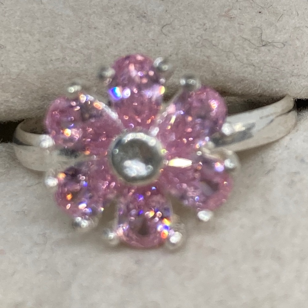 🆕 KUNZITE flower Ring Sterling Silver❤️❤️❤️❤️JUST REDUCED ❤️❤️❤️❤️❤️